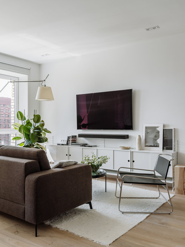 Фотография: Гостиная в стиле Скандинавский, Минимализм, Квартира, Проект недели, Москва, 3 комнаты, 60-90 метров, Елена Соренсен – фото на INMYROOM