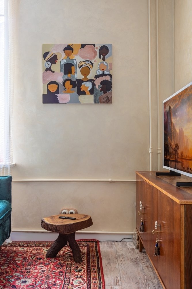 Картину написала хозяйка квартиры в 2019 году.