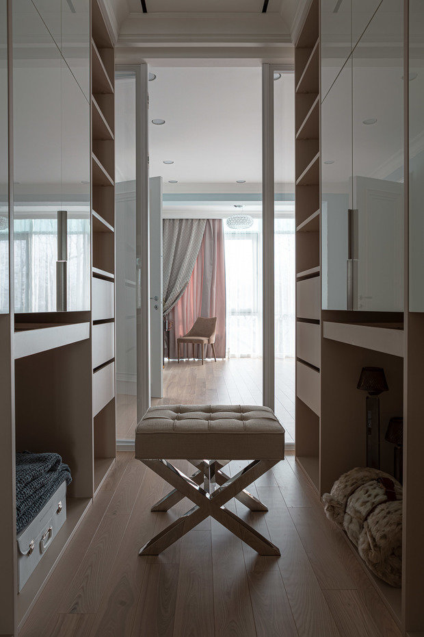 Фотография: Гардеробная в стиле Классический, Современный, Квартира, Проект недели, 3 комнаты, Более 90 метров, Иркутск, Мария Бадяева – фото на INMYROOM