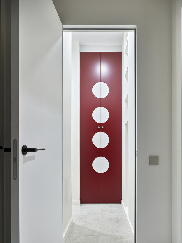 Фотография: Прихожая в стиле Современный, Эклектика, Квартира, Проект дня, Москва, Сталинка, Кирпичный дом, 3 комнаты, Более 90 метров, Ирина Фролочкина, Артём Ерыков – фото на INMYROOM