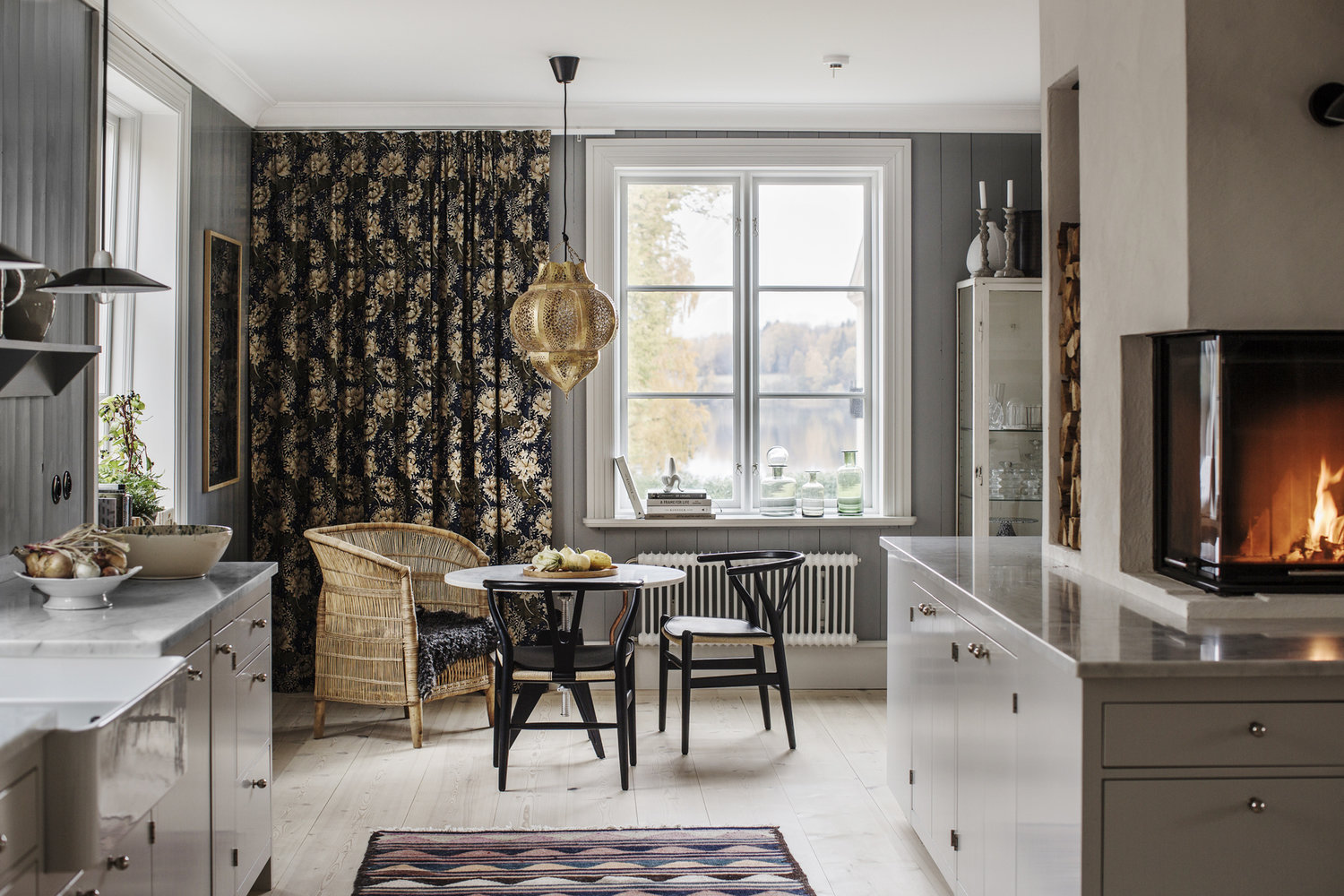 Фотография: Кухня и столовая в стиле Прованс и Кантри, Эклектика, Декор интерьера, Дом, Швеция, Винтаж, 4 и больше, Более 90 метров, переделка старого дома – фото на INMYROOM Фотография: Кухня и столовая в стиле Прованс и Кантри, Эклектика, Декор интерьера, Дом, Швеция, Винтаж, 4 и больше, Более 90 метров, переделка старого дома – фото на INMYROOM