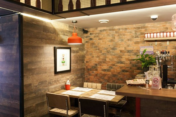 Фото из портфолио Бургерная Ketch Up Burgers на Литейном – фотографии дизайна интерьеров на INMYROOM