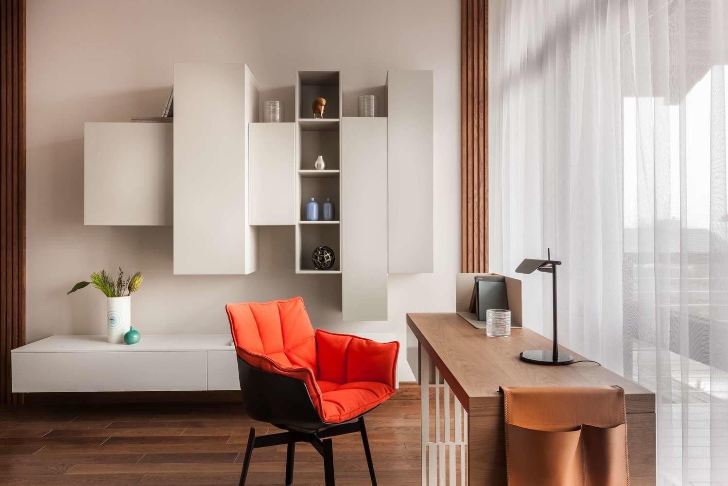 Фотография: Кабинет в стиле Современный, Дом, Проект недели, Дом и дача, Московская область, Ольга Черненко, Кирпичный дом, 4 и больше, Более 90 метров, #эксклюзивныепроекты – фото на INMYROOM Фотография: Кабинет в стиле Современный, Дом, Проект недели, Дом и дача, Московская область, Ольга Черненко, Кирпичный дом, 4 и больше, Более 90 метров, #эксклюзивныепроекты – фото на INMYROOM