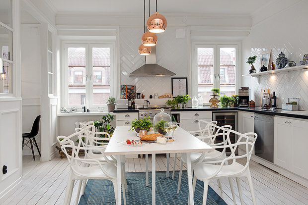 Фотография: Кухня и столовая в стиле Скандинавский, Современный, Эклектика, Декор интерьера, Интерьер комнат, Цвет в интерьере, Проект недели, Стены, Тема месяца – фото на INMYROOM