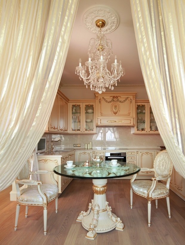 Фотография: Кухня и столовая в стиле Классический, Интерьер комнат – фото на INMYROOM