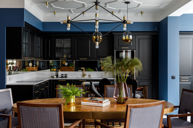 Фотография: Кухня и столовая в стиле Классический, Эклектика, Москва, Желтый, Синий, 3 комнаты, Более 90 метров, #эксклюзивныепроекты, Римма Семенова, Александр Володин – фото на INMYROOM