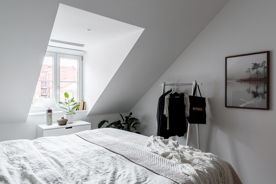 Фотография: Спальня в стиле Скандинавский, Кухня и столовая, Гостиная, Кабинет, Декор интерьера, Квартира, Белый, Серый, 2 комнаты – фото на INMYROOM Фотография: Спальня в стиле Скандинавский, Кухня и столовая, Гостиная, Кабинет, Декор интерьера, Квартира, Белый, Серый, 2 комнаты – фото на INMYROOM