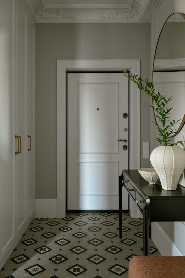 Фотография: Прихожая в стиле Классический, Современный, Эклектика, Квартира, Проект дня, Монолитный дом, 4 и больше, Более 90 метров, современный с элементами классики и роскоши, Тата Шушнина – фото на INMYROOM
