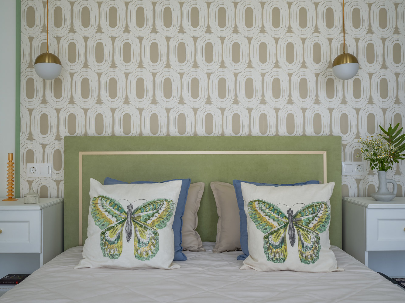 Фотография: Спальня в стиле Современный, Классический, Квартира, Проект недели, Москва, 3 комнаты, 60-90 метров, Bilbao Design, Светлана Конькова, Екатерина Малиновская – фото на INMYROOM Фотография: Спальня в стиле Современный, Классический, Квартира, Проект недели, Москва, 3 комнаты, 60-90 метров, Bilbao Design, Светлана Конькова, Екатерина Малиновская – фото на INMYROOM