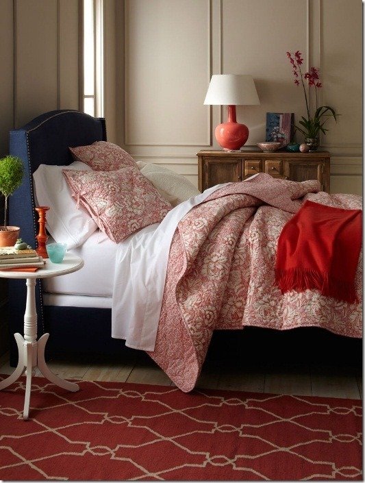 Фотография: Спальня в стиле Прованс и Кантри, Современный, Декор интерьера, Декор дома, Ковер – фото на INMYROOM Фотография: Спальня в стиле Прованс и Кантри, Современный, Декор интерьера, Декор дома, Ковер – фото на INMYROOM