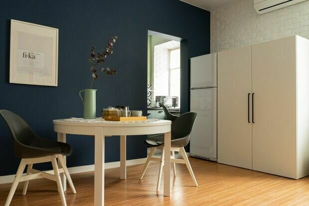 Фотография: Кухня и столовая в стиле Скандинавский, Современный, Малогабаритная квартира, Квартира, Студия, Проект недели, Москва, Сталинка, Кирпичный дом, до 40 метров, RodenHome, Екатерина Паршинцева – фото на INMYROOM