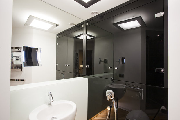 Фотография: Ванная в стиле Современный, Хай-тек, Квартира, Дома и квартиры, Минимализм – фото на INMYROOM
