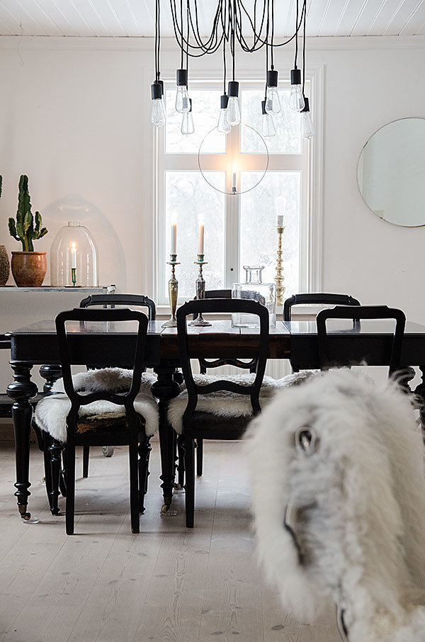 Фотография: Кухня и столовая в стиле Скандинавский, Декор интерьера, Дом, Швеция, Дача – фото на INMYROOM Фотография: Кухня и столовая в стиле Скандинавский, Декор интерьера, Дом, Швеция, Дача – фото на INMYROOM