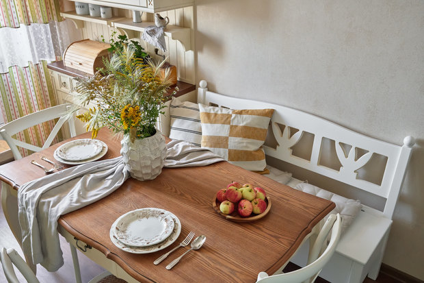 Фотография: Кухня и столовая в стиле Прованс и Кантри, Квартира, Проект дня, Красногорск, 3 комнаты, 60-90 метров, Более 90 метров, Евгения Ивлиева – фото на INMYROOM