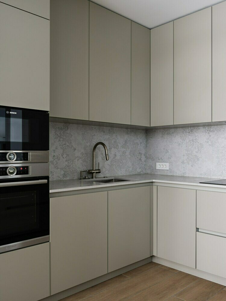 Фотография: Кухня и столовая в стиле Современный, Минимализм, Дом, Проект дня, Дом и дача, Ленинградская область, 4 и больше, Более 90 метров, Анара Беркалиева – фото на INMYROOM Фотография: Кухня и столовая в стиле Современный, Минимализм, Дом, Проект дня, Дом и дача, Ленинградская область, 4 и больше, Более 90 метров, Анара Беркалиева – фото на INMYROOM