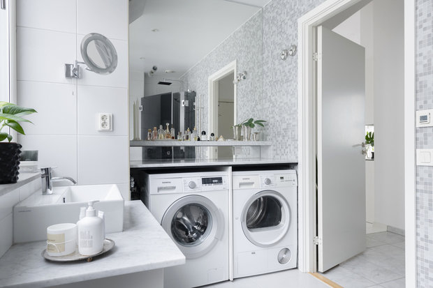 Фотография: Ванная в стиле Минимализм, Скандинавский, Современный, Декор интерьера, Квартира, Белый, Зеленый, Бежевый, 40-60 метров – фото на INMYROOM