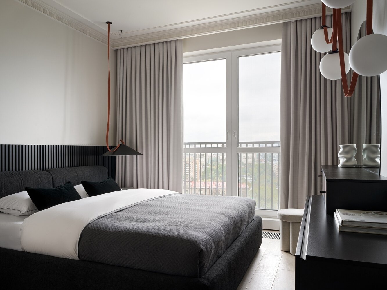 Фотография: Спальня в стиле Современный, Квартира, Проект дня, Москва, Монолитный дом, 3 комнаты, 60-90 метров, JTRoom, Юлия Тазулах – фото на INMYROOM Фотография: Спальня в стиле Современный, Квартира, Проект дня, Москва, Монолитный дом, 3 комнаты, 60-90 метров, JTRoom, Юлия Тазулах – фото на INMYROOM