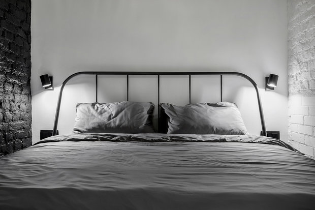 Фотография: Спальня в стиле Лофт, Квартира, Проект недели, Санкт-Петербург, Кирпичный дом, 2 комнаты, 40-60 метров, Bobo.space – фото на INMYROOM