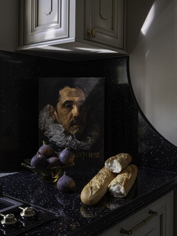 Фотография: Кухня и столовая в стиле Классический, Современный, Эклектика, Малогабаритная квартира, Квартира, Проект дня, Москва, Хрущевка, Кирпичный дом, 2 комнаты, до 40 метров, Винтажный, эклектика с элементами классики и современного, Дмитрий Якубов – фото на INMYROOM