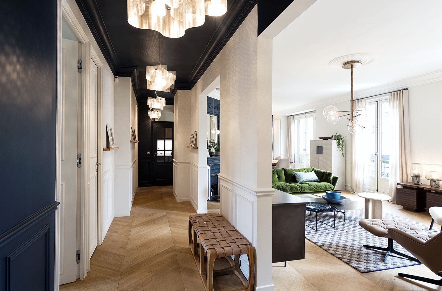 Фотография: Прихожая в стиле Эклектика, Декор интерьера, Квартира, Париж – фото на INMYROOM Фотография: Прихожая в стиле Эклектика, Декор интерьера, Квартира, Париж – фото на INMYROOM