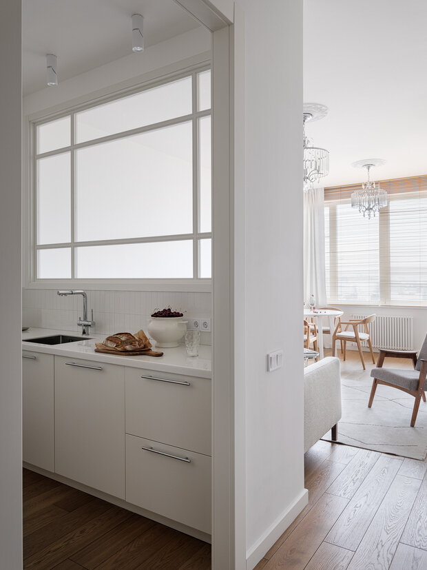 Фотография: Кухня и столовая в стиле Скандинавский, Современный, Минимализм, Квартира, Проект дня, Москва, 3 комнаты, 60-90 метров, Анна Мальцева, скандинавский с элементами минимализма – фото на INMYROOM