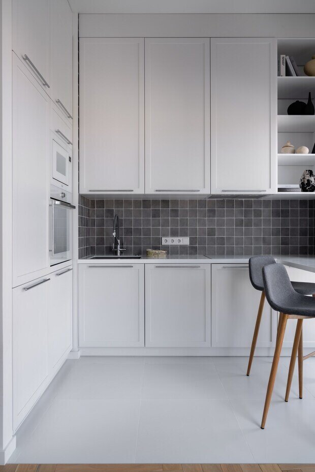 Фотография: Кухня и столовая в стиле Скандинавский, Современный, Малогабаритная квартира, Квартира, Проект дня, Москва, 2 комнаты, до 40 метров, Александра Лаврова – фото на INMYROOM