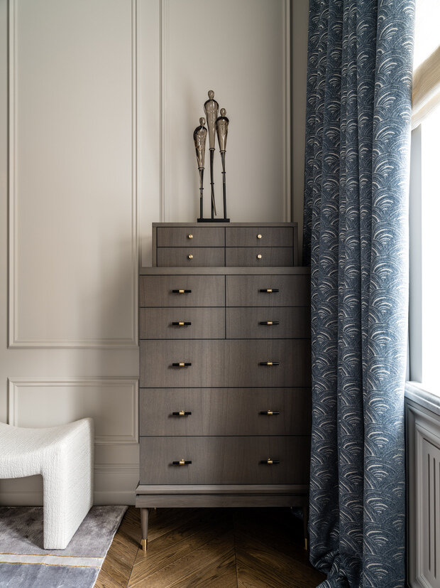 Фотография: Спальня в стиле Классический, Современный, Эклектика, Квартира, Проект дня, Москва, Кирпичный дом, 4 и больше, Более 90 метров, Елена Маркина, Эксклюзивные проекты – фото на INMYROOM