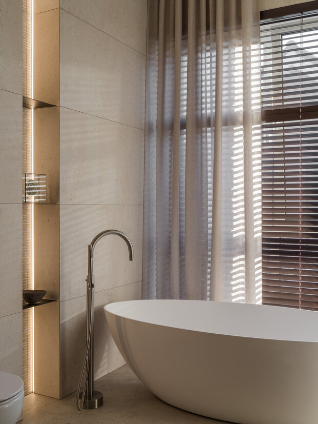 Фотография: Ванная в стиле Современный, Минимализм, Дом, Проект дня, Дом и дача, Московская область, 4 и больше, Более 90 метров, минимализм с элементами современного дизайна, Ксения Котельникова – фото на INMYROOM