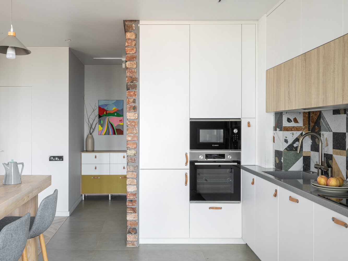 Фотография: Кухня и столовая в стиле Современный, Скандинавский, Квартира, Проект дня, 3 комнаты, 60-90 метров, Уфа, Эльмира Галимова – фото на INMYROOM Фотография: Кухня и столовая в стиле Современный, Скандинавский, Квартира, Проект дня, 3 комнаты, 60-90 метров, Уфа, Эльмира Галимова – фото на INMYROOM