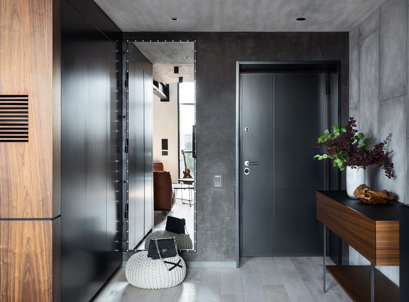 Фотография: Прихожая в стиле Современный, Лофт, Квартира, Проект недели, Москва, GM-Interior, 3 комнаты, Более 90 метров – фото на INMYROOM Фотография: Прихожая в стиле Современный, Лофт, Квартира, Проект недели, Москва, GM-Interior, 3 комнаты, Более 90 метров – фото на INMYROOM