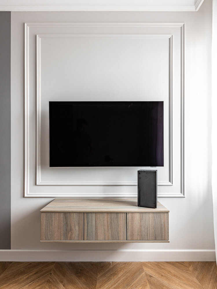 Темные стены в рабочей зоне уравновесили светлыми оттенками в зоне для отдыха. Темные стены в рабочей зоне уравновесили светлыми оттенками в зоне для отдыха.