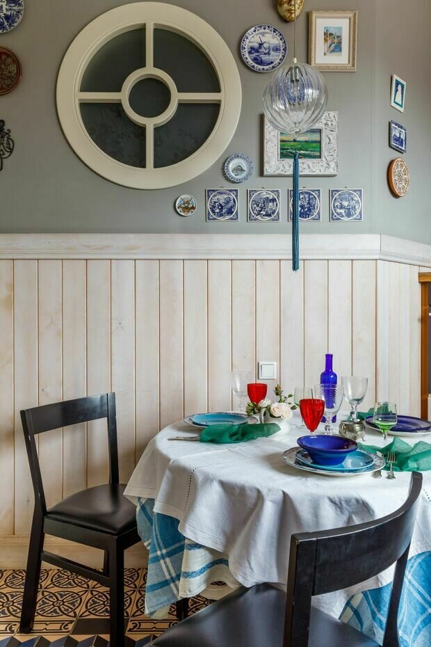 Фотография: Кухня и столовая в стиле Прованс и Кантри, Эклектика, Винтажный, Квартира, Проект недели, дизайн интерьера в сталинке, Сталинка, 4 и больше, Более 90 метров – фото на INMYROOM