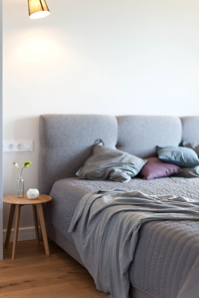 Фотография: Спальня в стиле Современный, Лофт, Скандинавский, Квартира, Проект недели, Москва, Сталинка, 2 комнаты, 40-60 метров, Анна Сухая – фото на INMYROOM