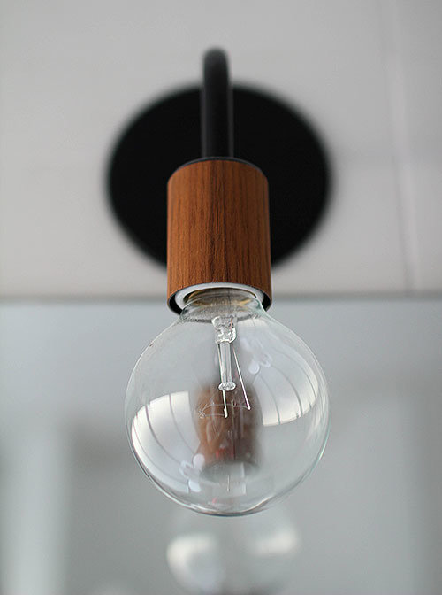 Фотография: Кабинет в стиле Скандинавский, Ванная, Современный, Декор, Белый, Переделка, Черный, Ремонт на практике – фото на INMYROOM