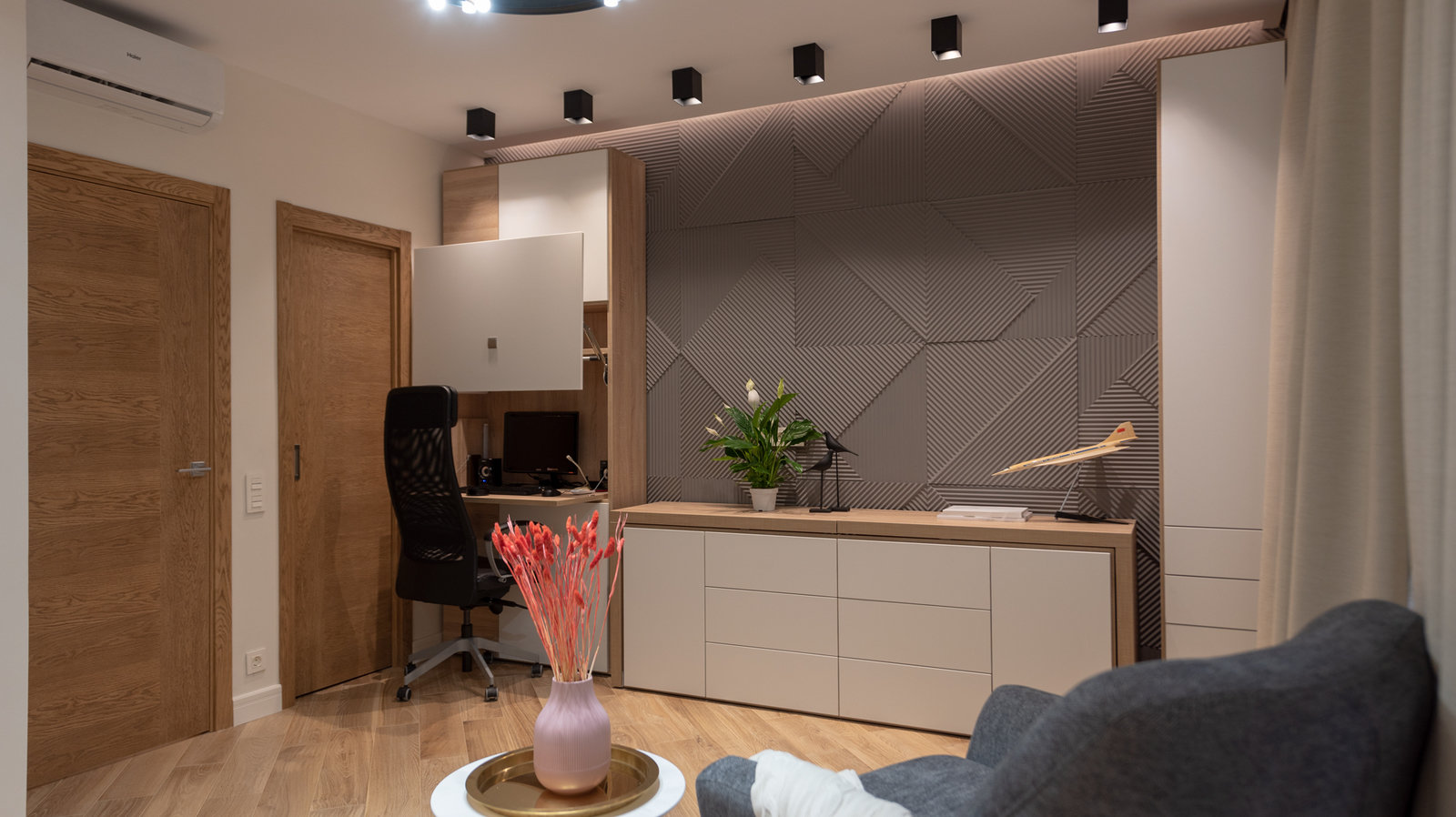 Фотография: Кабинет в стиле Современный, Квартира, Проект дня, Москва, 2 комнаты, 40-60 метров, Елена Богдан – фото на INMYROOM Фотография: Кабинет в стиле Современный, Квартира, Проект дня, Москва, 2 комнаты, 40-60 метров, Елена Богдан – фото на INMYROOM