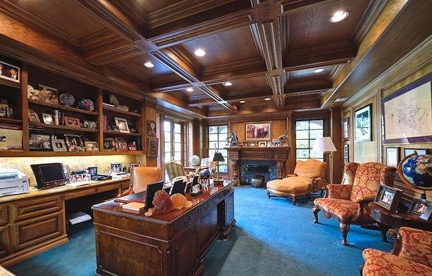 Фотография: Офис в стиле Классический, Декор интерьера, Дом, Дома и квартиры, Интерьеры звезд – фото на INMYROOM