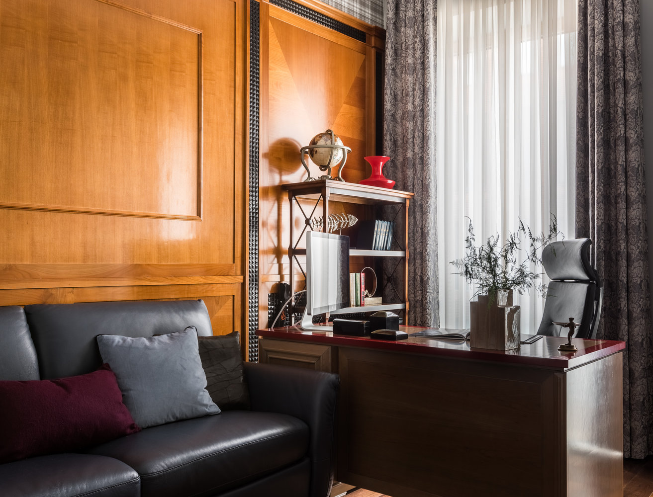 Фотография: Кабинет в стиле Современный, Эклектика, Квартира, Проект недели, Москва, 4 и больше, Более 90 метров, #эксклюзивныепроекты, Кирилл Сахаров – фото на INMYROOM