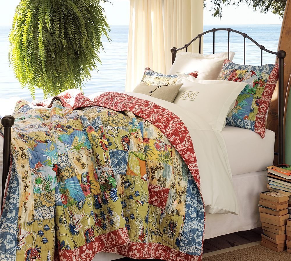 Фотография: Спальня в стиле Прованс и Кантри, Современный, Декор интерьера, Декор дома, Ковер – фото на INMYROOM Фотография: Спальня в стиле Прованс и Кантри, Современный, Декор интерьера, Декор дома, Ковер – фото на INMYROOM