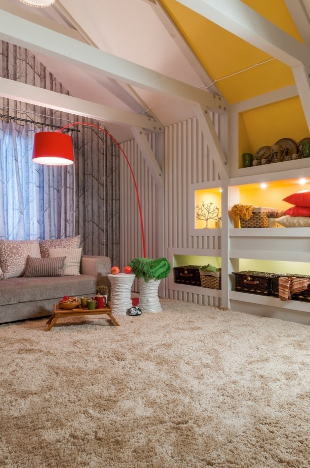 Фотография: Гостиная в стиле Прованс и Кантри, Интерьер комнат, Мансарда – фото на INMYROOM