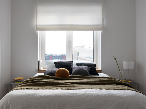 Фотография: Спальня в стиле Скандинавский, Современный, Минимализм, Квартира, Проект дня, Санкт-Петербург, Монолитный дом, 2 комнаты, 60-90 метров, современная классика с элементами модерна, Вера Домбровская – фото на INMYROOM