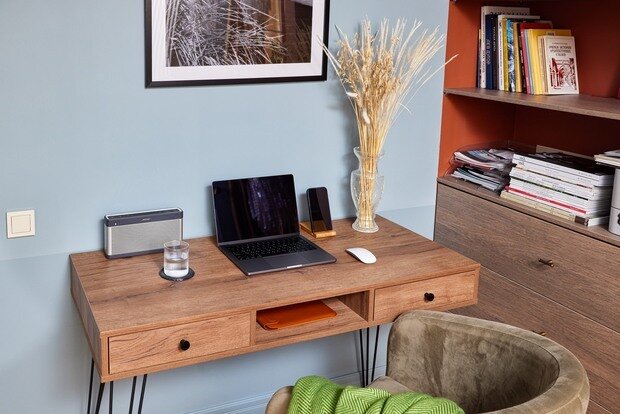 Фотография: Кабинет в стиле Скандинавский, Эклектика, Винтажный, Малогабаритная квартира, Квартира, Проект дня, Санкт-Петербург, 2 комнаты, 40-60 метров, Эльнара Майылова – фото на INMYROOM