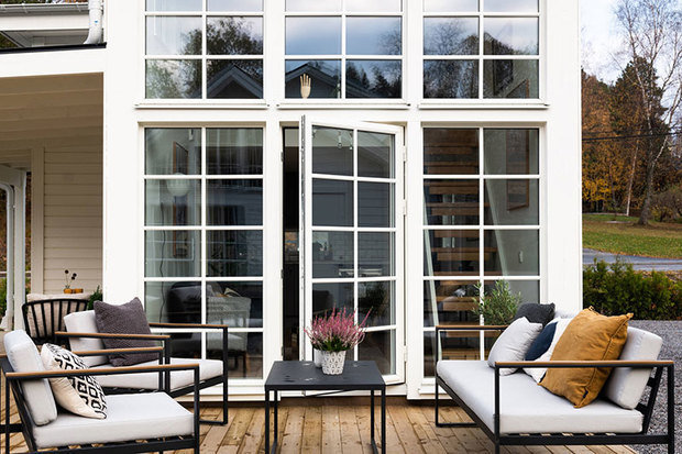 Фотография: Терраса в стиле Скандинавский, Дом, Швеция, Белый, Минимализм, Стокгольм, Серый, Дом и дача, до 40 метров – фото на INMYROOM