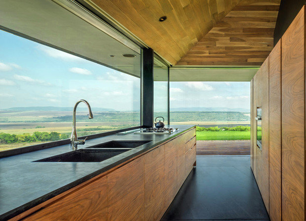 Фото из портфолио  Дом из стекла и камня в Болгарии – фотографии дизайна интерьеров на INMYROOM