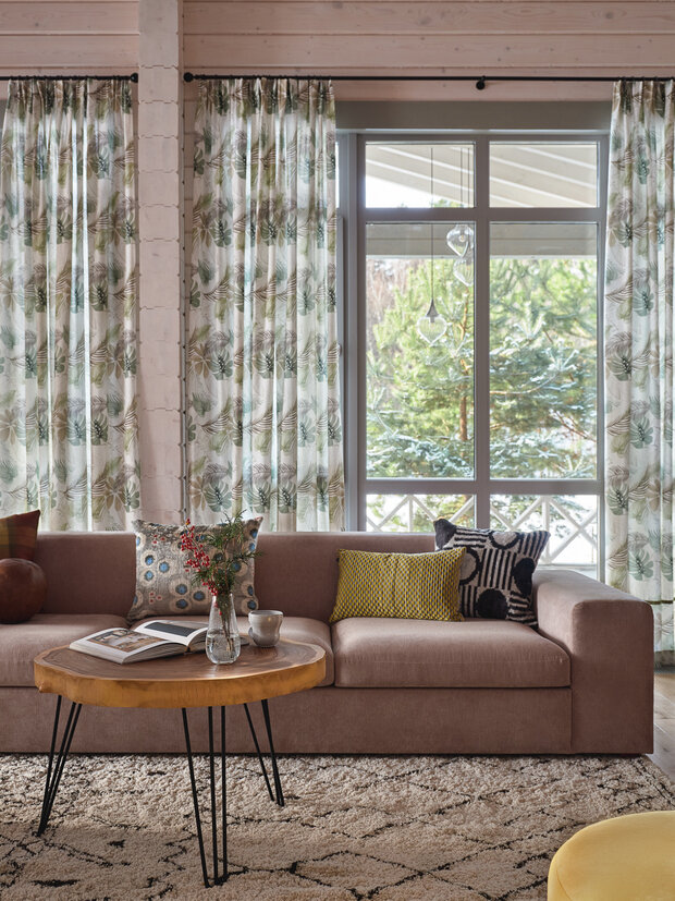 Фотография: Гостиная в стиле Прованс и Кантри, Эклектика, Дом, Проект недели, Дом и дача, Московская область, Ирина Васильева, 4 и больше, Более 90 метров, Александра Лепина, студия SVETLITSA – фото на INMYROOM