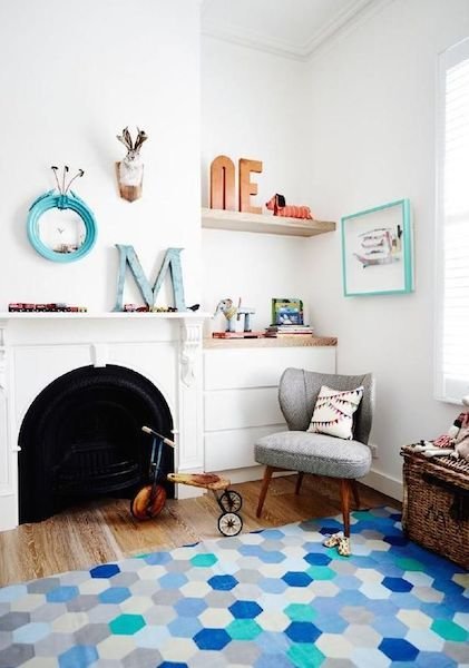 Фотография: Гостиная в стиле Скандинавский, Декор интерьера, Мебель и свет, Цвет в интерьере, Ковер – фото на INMYROOM