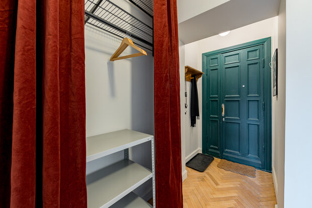 Фотография: Прихожая в стиле Скандинавский, Эклектика, Винтажный, Квартира, Проект недели, Москва, Сталинка, Кирпичный дом, 2 комнаты, 40-60 метров, Анастасия Разливанова, Ольга Гусева – фото на INMYROOM