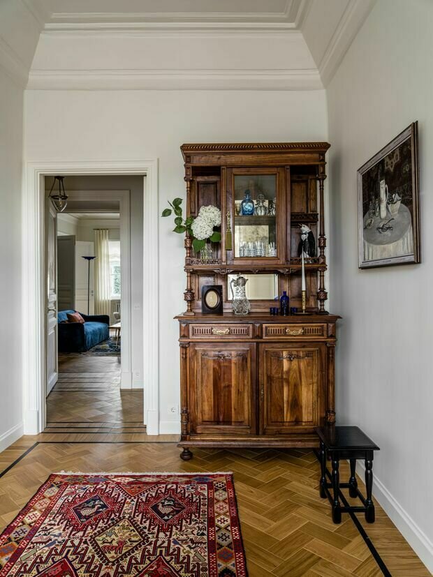 Фотография: Гостиная в стиле Классический, Эклектика, Винтажный, Современный, Квартира, Проект дня, Москва, 4 и больше, Более 90 метров, Елена Учаева – фото на INMYROOM