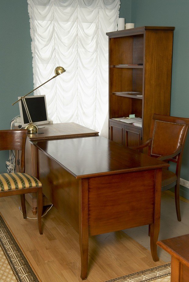 Фото из портфолио Офис в старинном особняке – фотографии дизайна интерьеров на INMYROOM