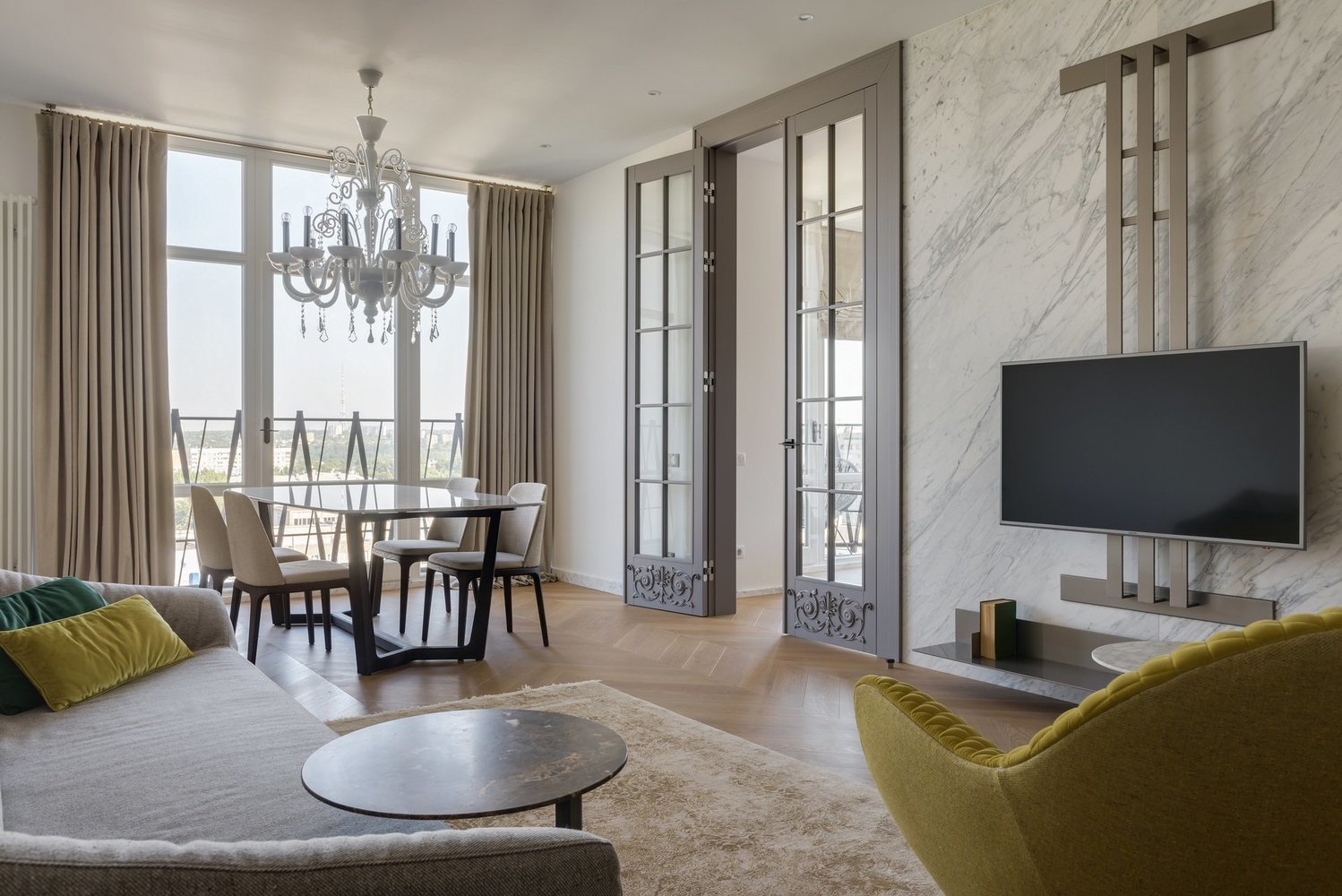 Фотография: Гостиная в стиле Классический, Современный, Декор интерьера – фото на INMYROOM