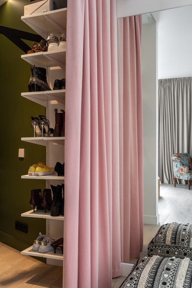 Фотография: Гардеробная в стиле Современный, Эклектика, Квартира, Проект недели, Санкт-Петербург, 2 комнаты, 60-90 метров, US Interior, Ульяна Скопцова – фото на INMYROOM